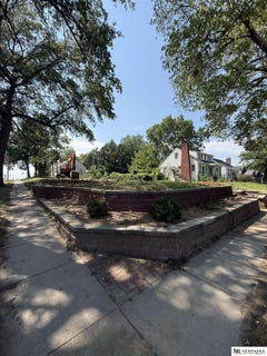 /international/us/2757-s-11th-street-lincoln-ne-110110366284/