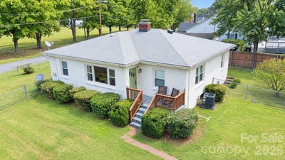 /international/us/2000-clay-street-kannapolis-nc-110110238172/