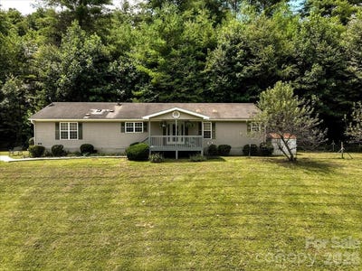 /international/us/59-trout-water-circle-burnsville-nc-110119647962/