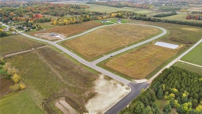 /international/us/261-east-crest-loop-saint-stephen-mn-110101657201/