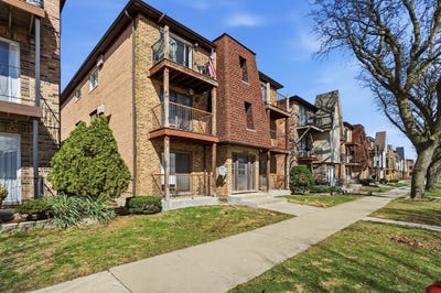 /international/us/6728-w-64th-place-chicago-il-110106467298/