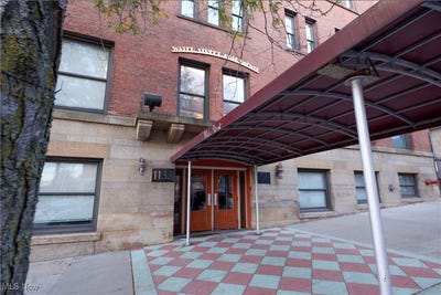 /international/us/1133-w-9th-street-unit-210-cleveland-oh-110098613406/
