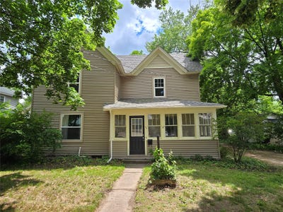 /international/us/914-6th-avenue-e-menomonie-wi-110109083149/
