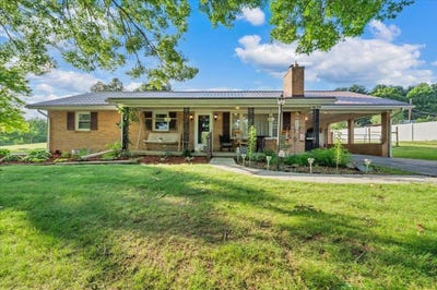 /international/us/4624-e-lee-highway-max-meadows-va-110108577817/