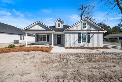 /international/us/111-s-oak-st-lakeland-ga-110105191718/