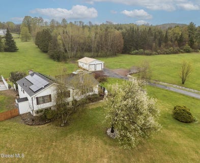 /international/us/15-middleton-road-granville-ny-110107853307/