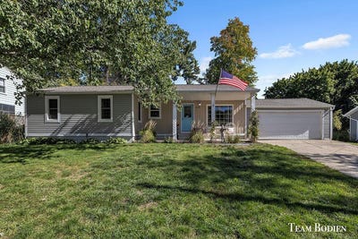 /international/us/4598-meryton-avenue-nw-comstock-park-mi-110120149307/