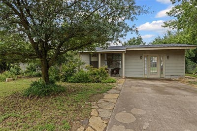/international/us/504-cozby-street-n-benbrook-tx-110100222435/