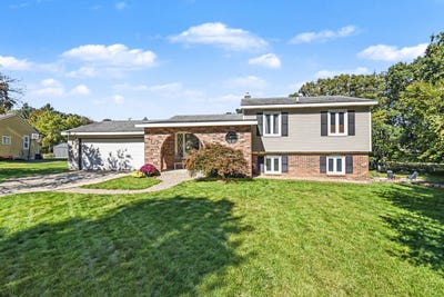 /international/us/1557-trentwood-street-sw-wyoming-mi-110120411893/