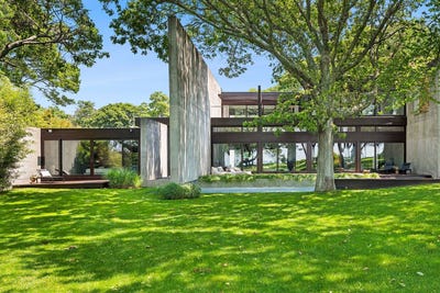 /international/us/24-on-the-bluff-sag-harbor-ny-110098239045/