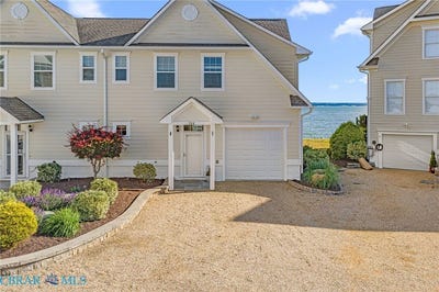 /international/us/584-riverside-drive-lancaster-va-110108175813/