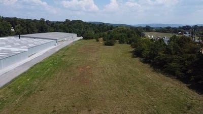/international/us/21-ac-n-spring-street-sparta-tn-110107895461/