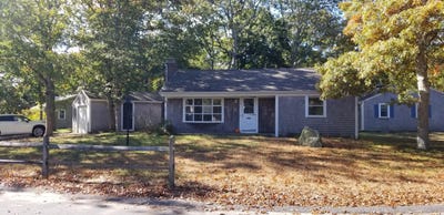 /international/us/85-castlewood-circle-hyannis-ma-110108299107/