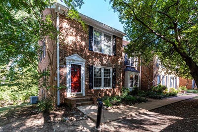 /international/us/2428-s-walter-reed-drive-arlington-va-110108577982/