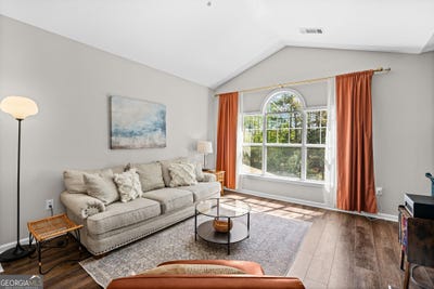 /international/us/238-edinburgh-court-milton-ga-110107281815/
