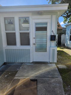 /international/us/403-2nd-street-s-lake-worth-beach-fl-110106438137/