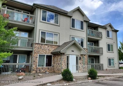 /international/us/796-castle-valley-boulevard-new-castle-co-110108566623/