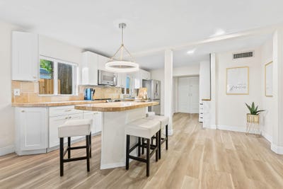 /international/us/829-ne-17th-street-fort-lauderdale-fl-110107818363/