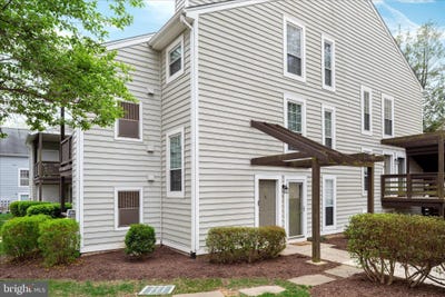 /international/us/10198-oakton-terrace-road-oakton-va-110107075740/