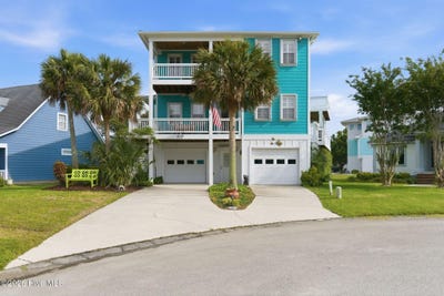/international/us/817-ketch-court-kure-beach-nc-110107747502/
