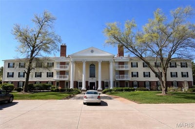 /international/us/15049-claymoor-court-chesterfield-mn-110107543661/