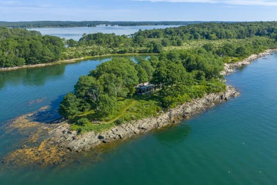 /international/us/240-304-moshier-island-yarmouth-me-110109447120/