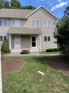 /international/us/28-sunrise-circle-newington-ct-110101056474/