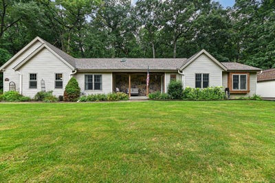 /international/us/w294n3107-bittersweet-ln-pewaukee-wi-110101257905/
