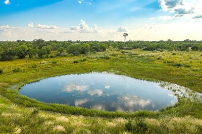 /international/us/county-rd-106-castell-tx-110109008789/