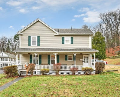 /international/us/18-holbrook-st-palmer-ma-110107156492/