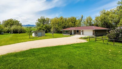 /international/us/272-st-hwy-335-big-horn-wy-110099721079/