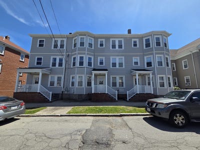 /international/us/140-142-query-st-new-bedford-ma-110120086192/