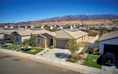 /international/us/5095-maverick-street-banning-ca-110120149559/