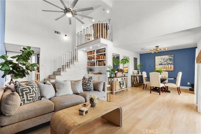 /international/us/23121-yvette-lane-valencia-ca-110100985280/