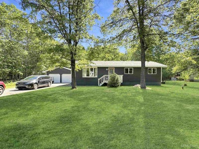 /international/us/8298-e-burntwood-p-25-drive-gladstone-mi-110109042794/