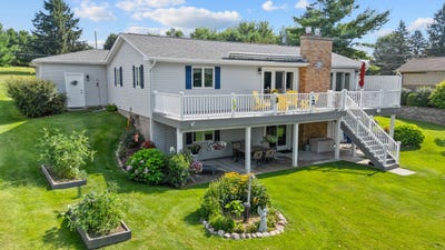 /international/us/4229-kim-drive-hillsdale-mi-110101056981/