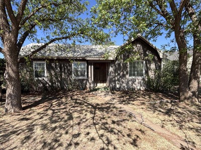 /international/us/1205-avenue-e-abernathy-tx-110107541081/