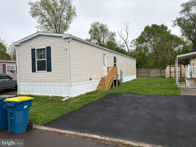 /international/us/9917-lindley-drive-morrisville-pa-110107418874/