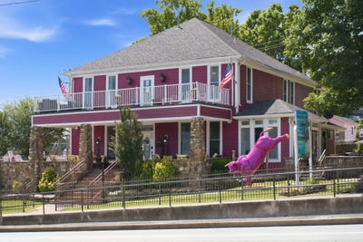 /international/us/214-w-main-street-branson-mo-110109217844/