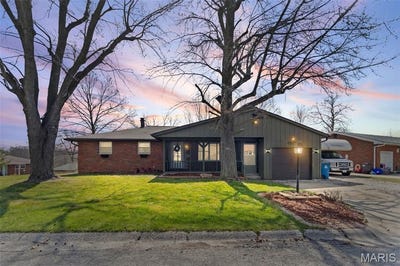 /international/us/4917-w-hill-drive-godfrey-il-110106764609/