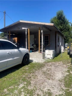 /international/us/220-n-7th-street-immokalee-fl-110101231260/