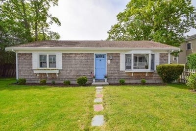 /international/us/39-grafton-street-newport-ri-110106930293/