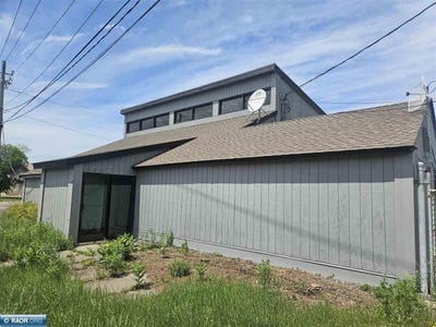 /international/us/30-n-8th-st-cloquet-mn-110106271060/