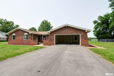 /international/us/3519-e-lakeshore-drive-taylorville-il-110099911891/
