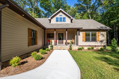 /international/us/701-westchester-drive-fairfield-glade-tn-110101048506/