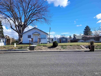 /international/us/517-12th-st-clarkston-wa-110106491135/