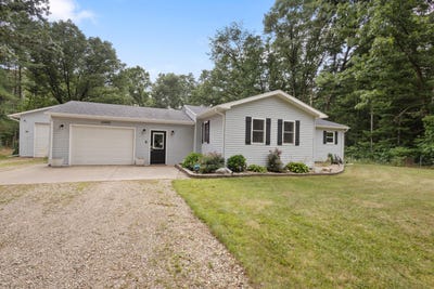 /international/us/61490-30th-street-lawton-mi-110100897322/
