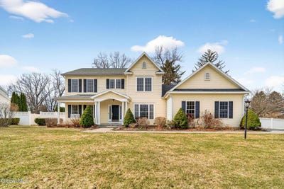 /international/us/1-ironwood-drive-latham-ny-110105799846/