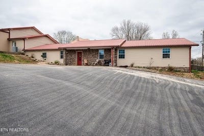 /international/us/8145-highway-131-washburn-tn-110107433428/