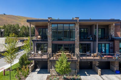 /international/us/2905-lahontan-lane-sun-valley-id-110088789846/